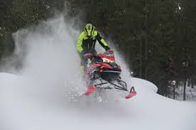 2022 Lynx Rave Re Compared To The Ski Doo Renegade Xrs - Youtube