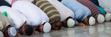 How Long Should Those Praying Behind An Imam Wait Before Getting Up? -  Al-Tasfiyah